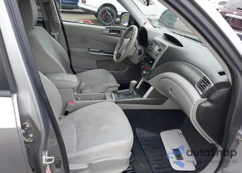 2011 Subaru Forester 2.5X Premium z USA, uszkodzony, nr VIN JF2SHADC6BH741884